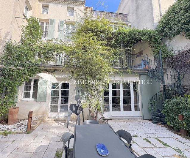 Image No.1-5 Bed House for sale