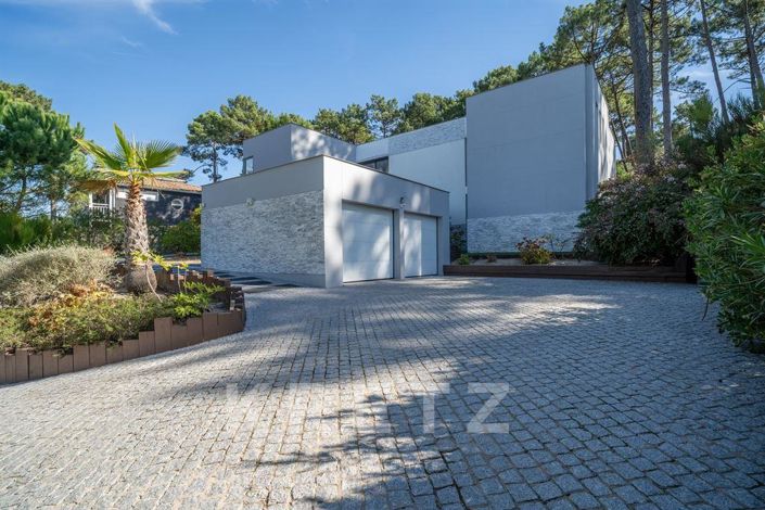 Image No.18-5 Bed House for sale