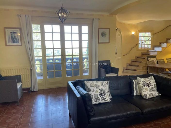 Image No.15-6 Bed House for sale