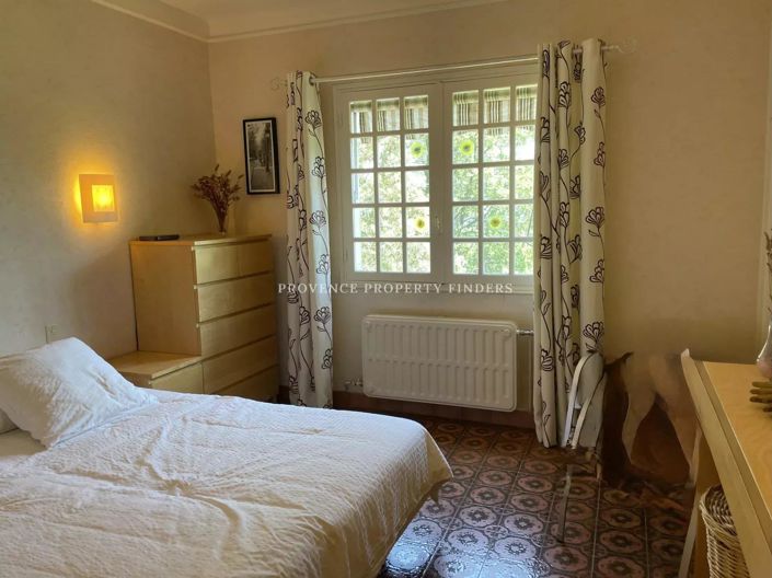 Image No.21-6 Bed House for sale