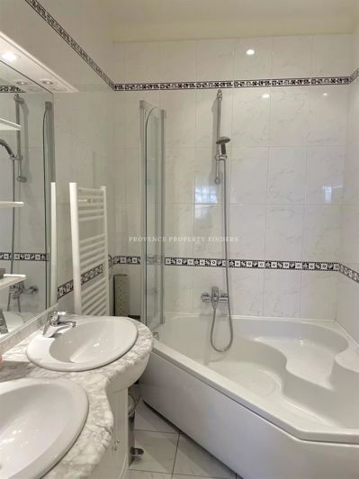 Image No.22-6 Bed House for sale