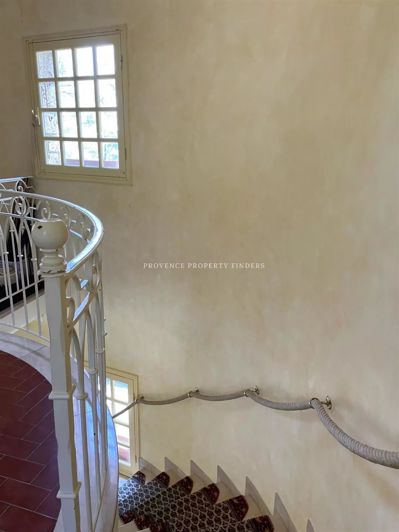 Image No.25-6 Bed House for sale