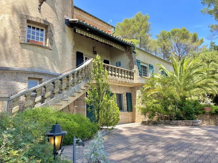 Image No.26-6 Bed House for sale