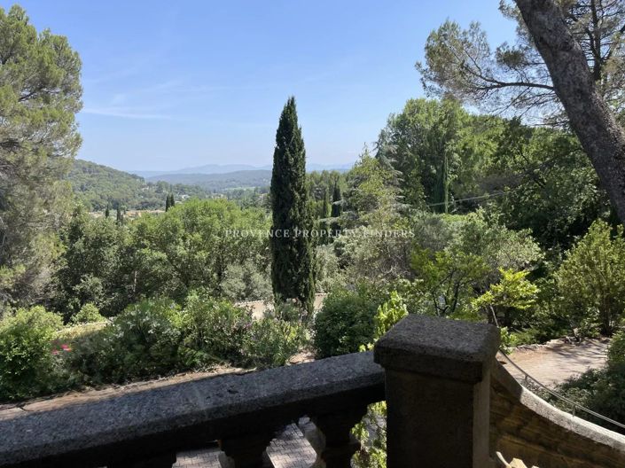 Image No.8-6 Bed House for sale