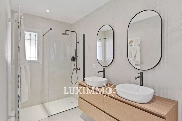 Image No.10-4 Bed House for sale