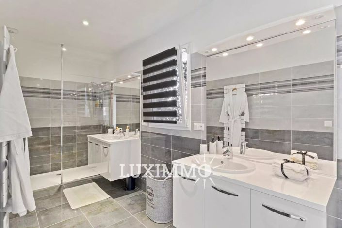 Image No.12-4 Bed House for sale