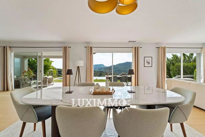 Image No.5-4 Bed House for sale