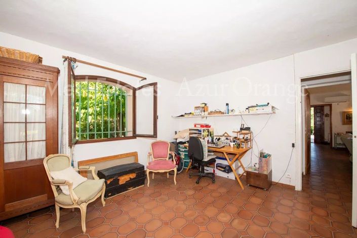 Image No.19-6 Bed House for sale