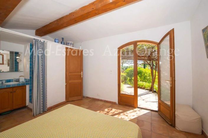 Image No.22-6 Bed House for sale