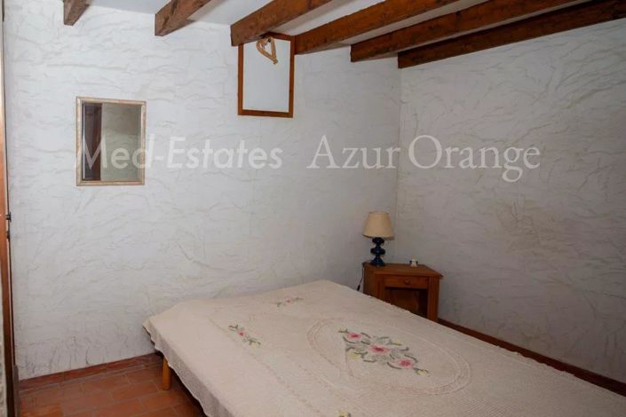 Image No.27-6 Bed House for sale