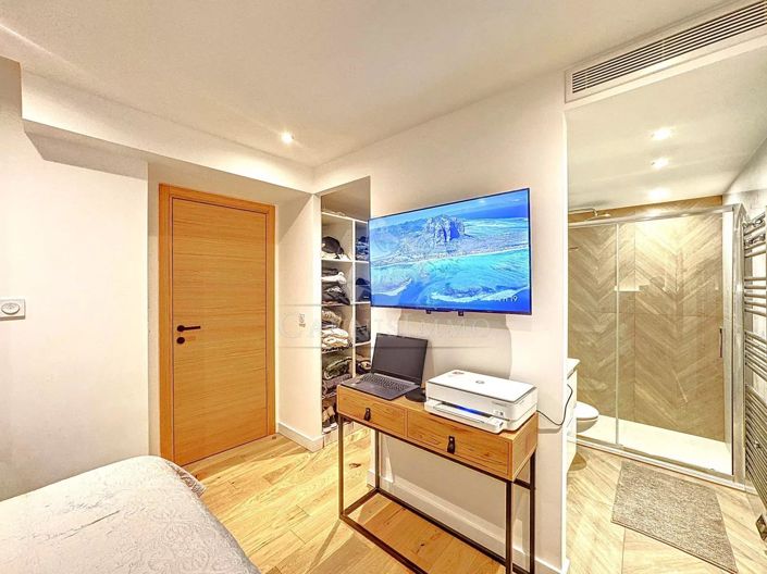 Image No.10-3 Bed Apartment for sale