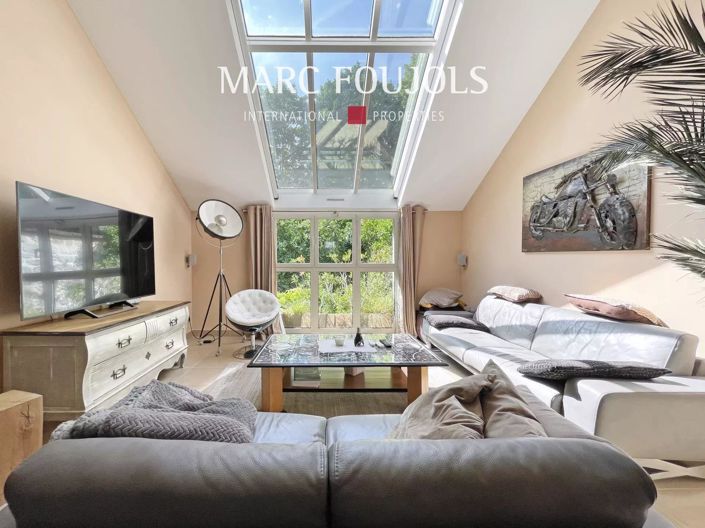 Image No.1-4 Bed House for sale