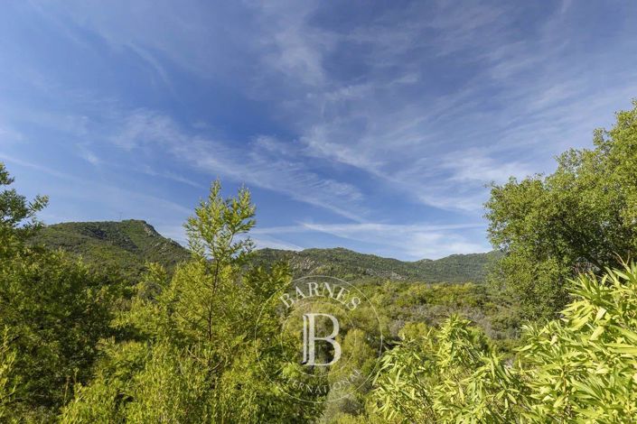 Image No.15-4 Bed House for sale