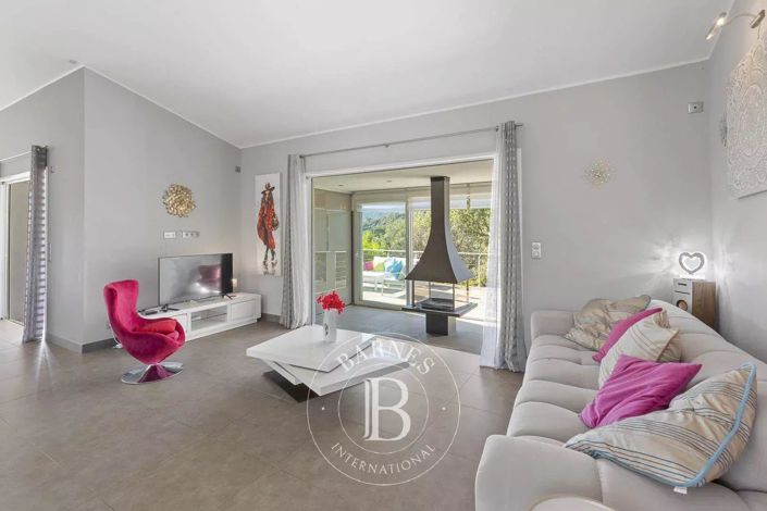 Image No.5-4 Bed House for sale