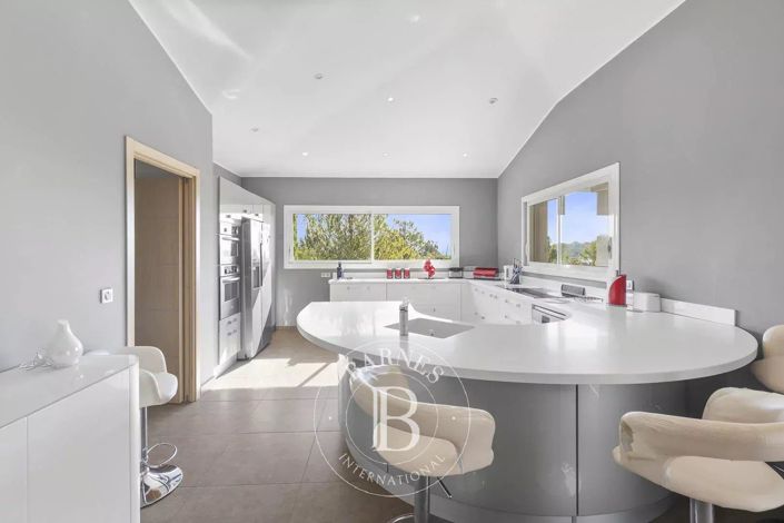 Image No.7-4 Bed House for sale