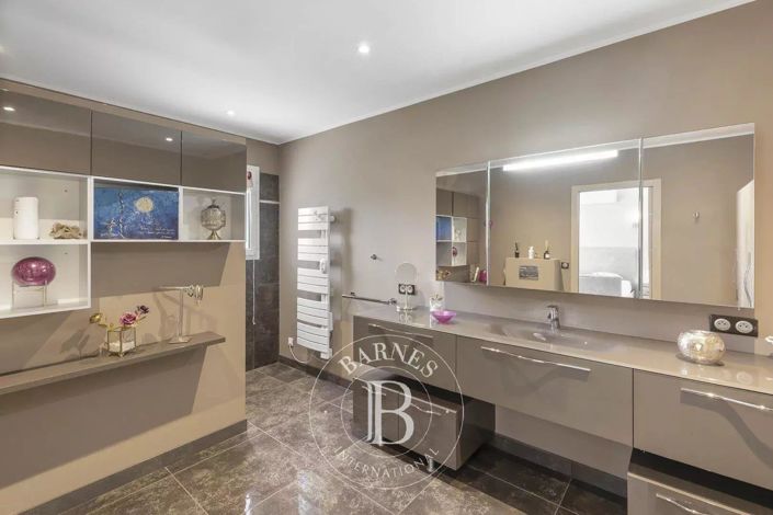 Image No.9-4 Bed House for sale