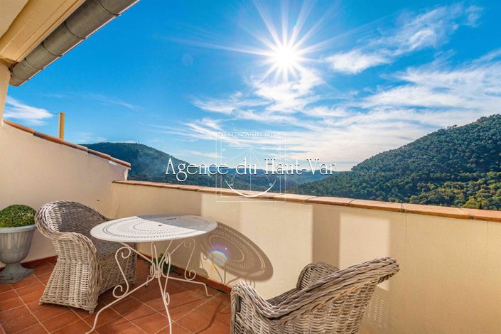 Image No.11-3 Bed House for sale