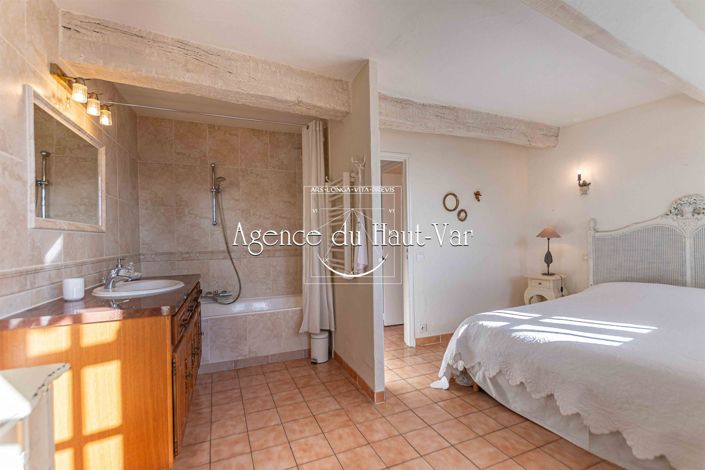 Image No.15-3 Bed House for sale