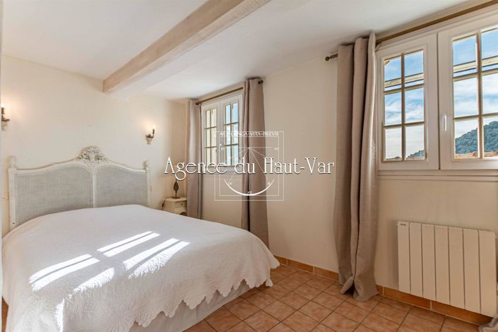 Image No.16-3 Bed House for sale