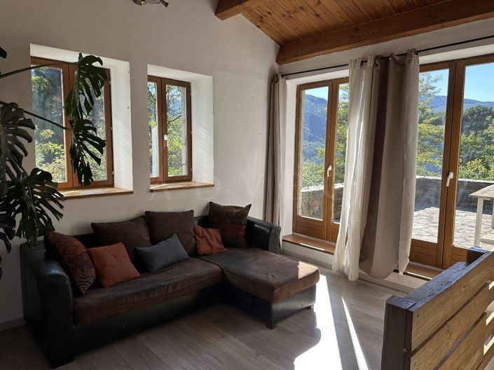 Image No.6-3 Bed House for sale