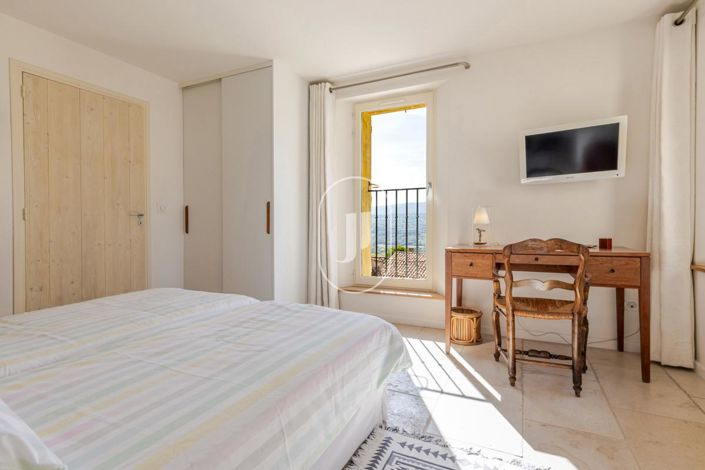 Image No.8-3 Bed House for sale