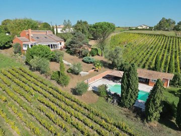 6 Bed House for sale