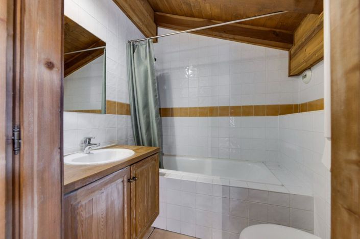 Image No.4-6 Bed House for sale