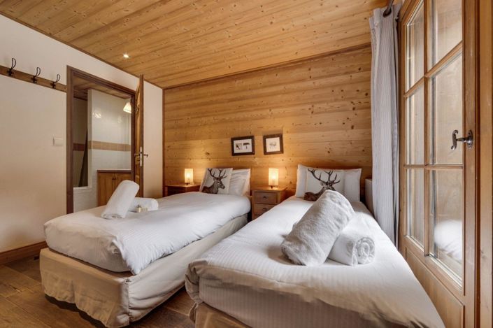 Image No.8-6 Bed House for sale