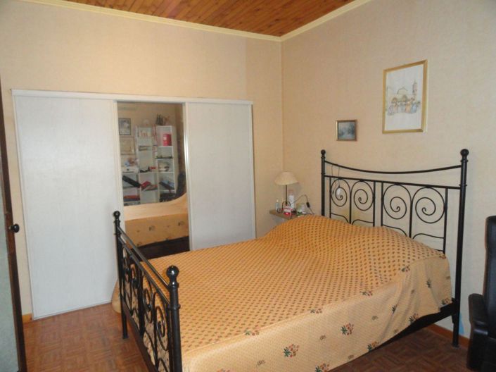 Image No.8-2 Bed House for sale