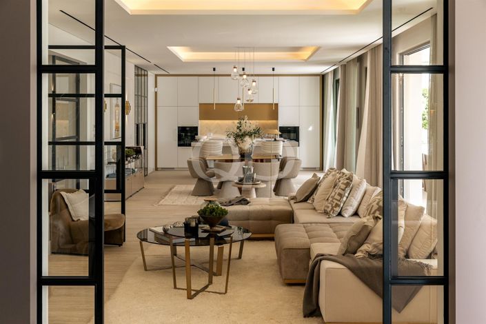 Image No.16-6 Bed House for sale