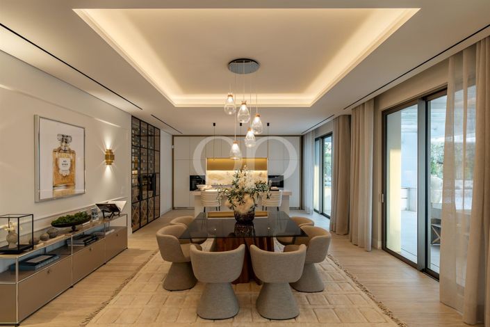 Image No.2-6 Bed House for sale