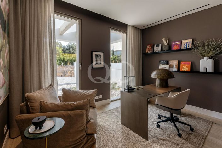 Image No.20-6 Bed House for sale