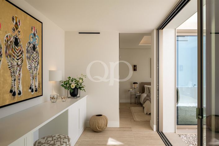 Image No.26-6 Bed House for sale