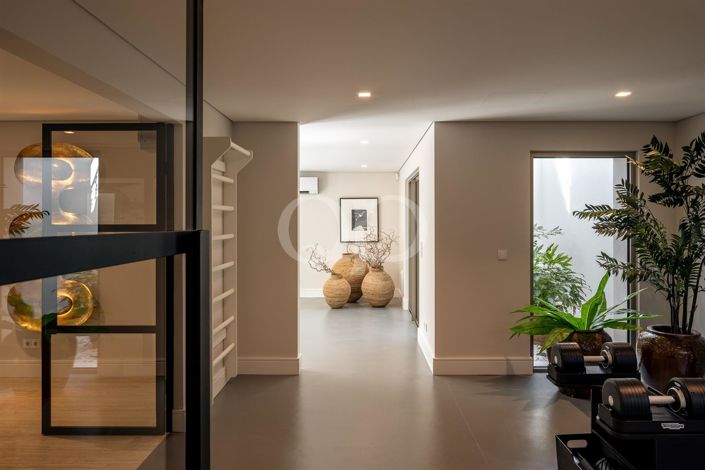 Image No.31-6 Bed House for sale