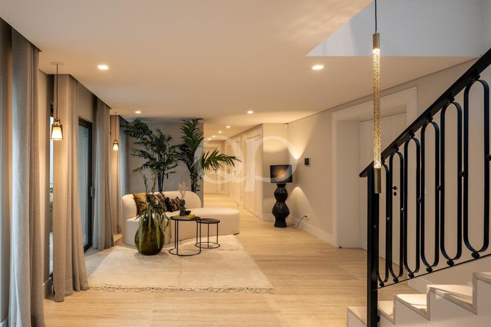 Image No.33-6 Bed House for sale