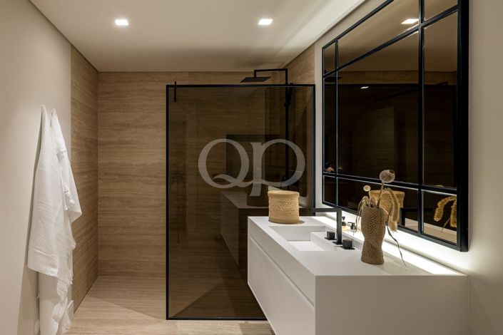 Image No.35-6 Bed House for sale