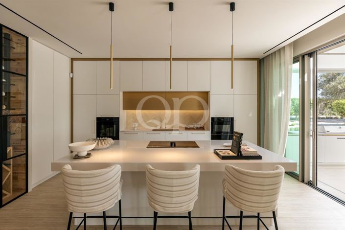 Image No.38-6 Bed House for sale