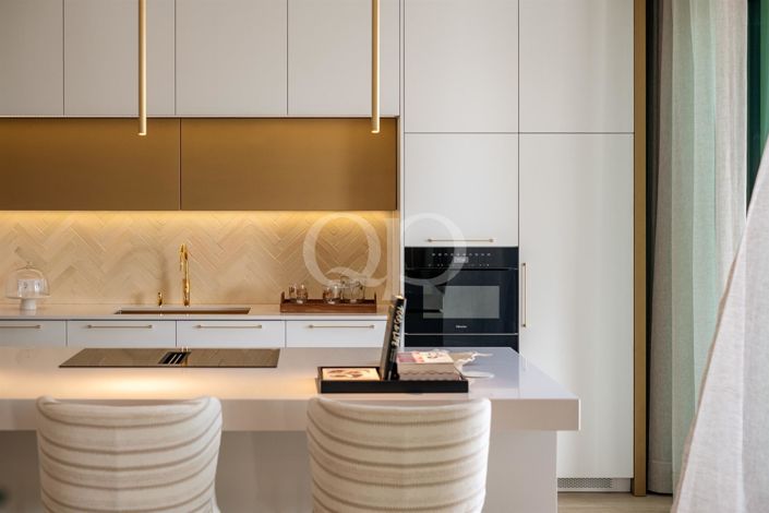 Image No.52-6 Bed House for sale