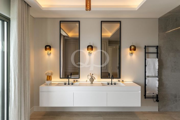 Image No.6-6 Bed House for sale