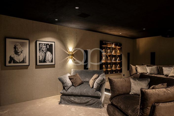 Image No.9-6 Bed House for sale