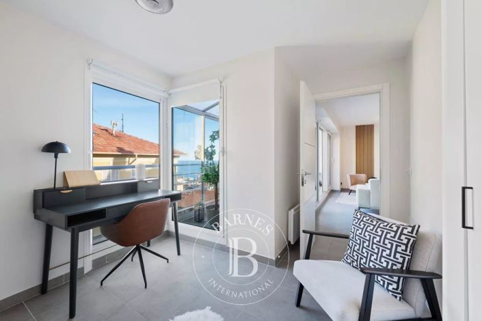 Image No.17-2 Bed Apartment for sale