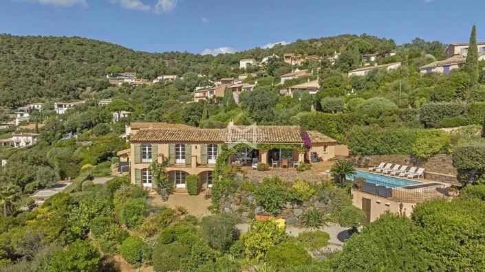 Image No.1-5 Bed House for sale