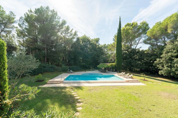 Image No.5-6 Bed House for sale