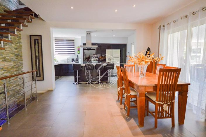 Image No.14-3 Bed House for sale