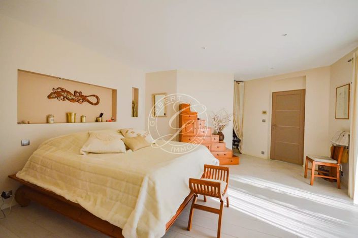 Image No.20-3 Bed House for sale