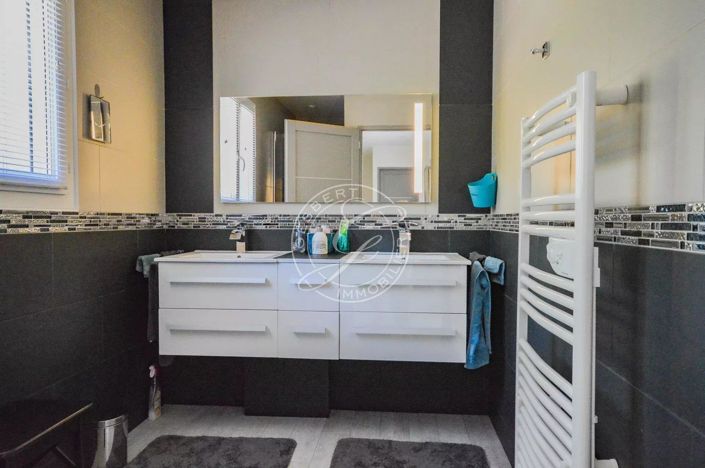 Image No.22-3 Bed House for sale