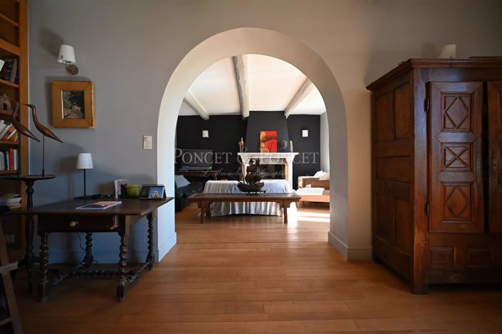 Image No.21-10 Bed House for sale