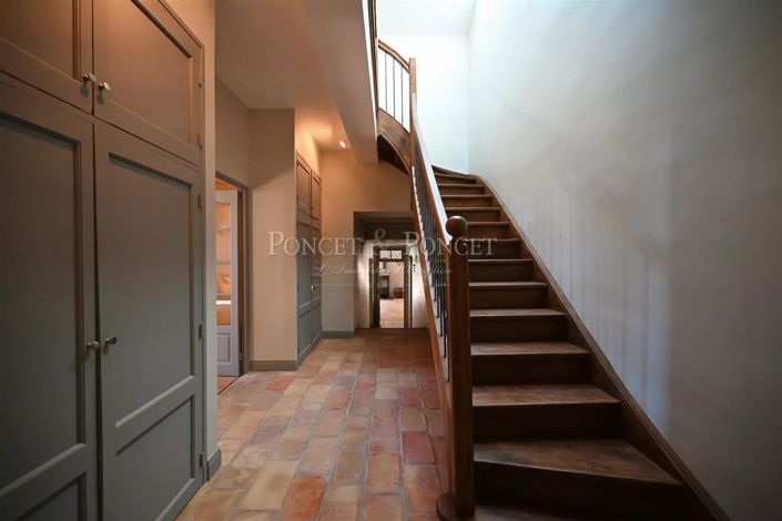 Image No.25-10 Bed House for sale