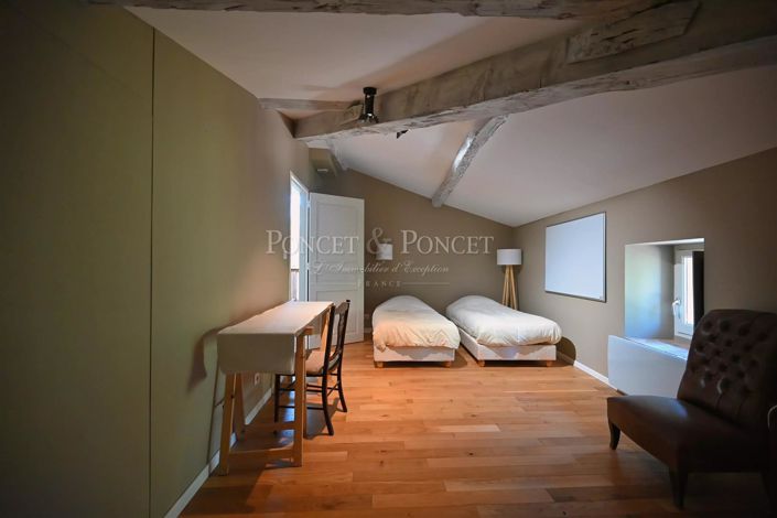 Image No.31-10 Bed House for sale