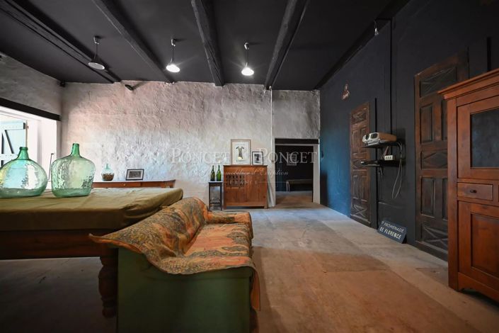 Image No.37-10 Bed House for sale